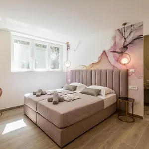  Konukevi Diamond Luxury